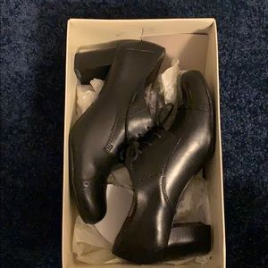 Black chunky heel dress shoe